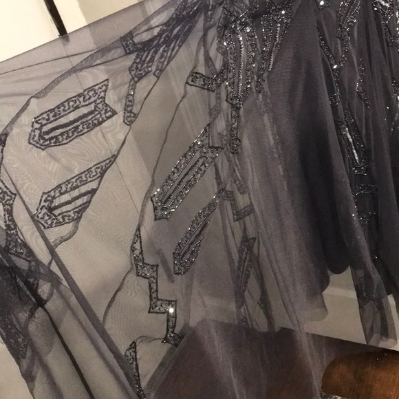 Beautiful gown. Worn once in a wedding. - Picture 7 of 8